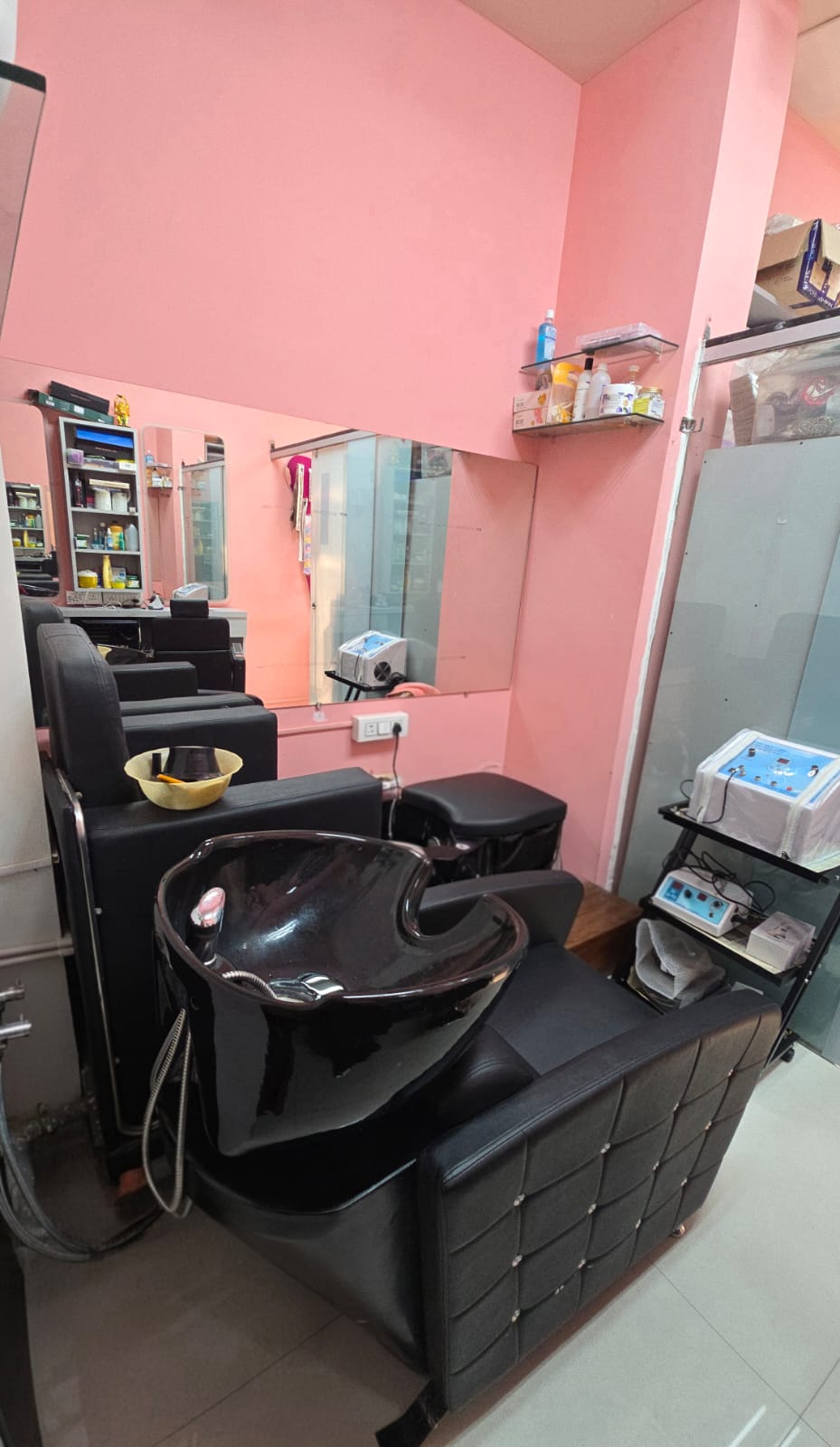  Running Jewellery & Cosmetics Business for Sale in Pune - URGENT slider image